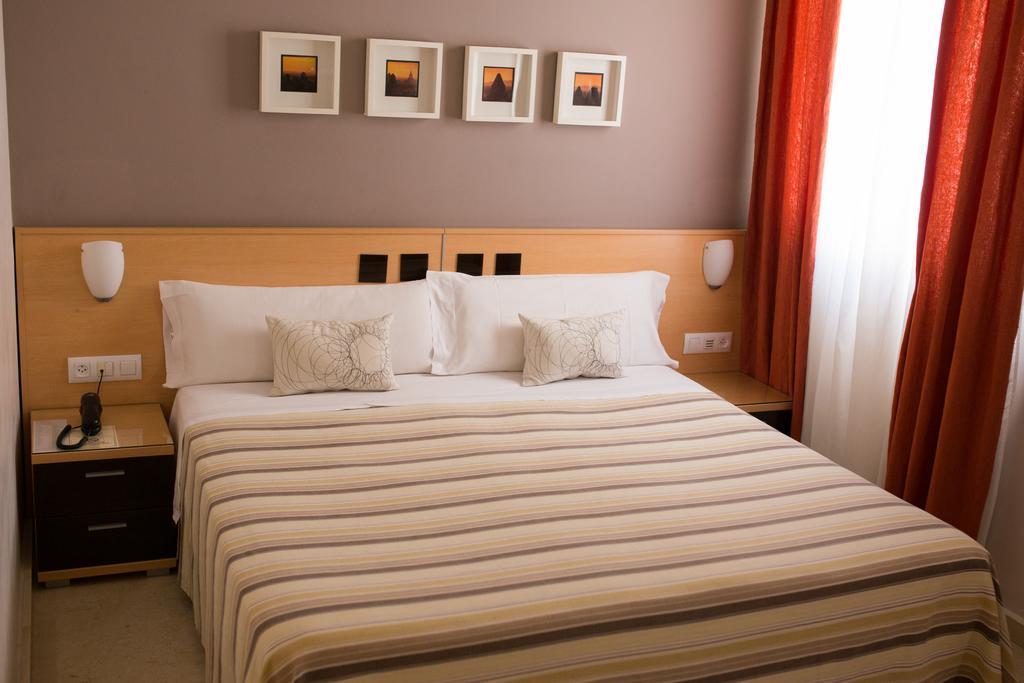 Hostal Albero By Eme Hoteles Sanlúcar la Mayor Eksteriør bilde