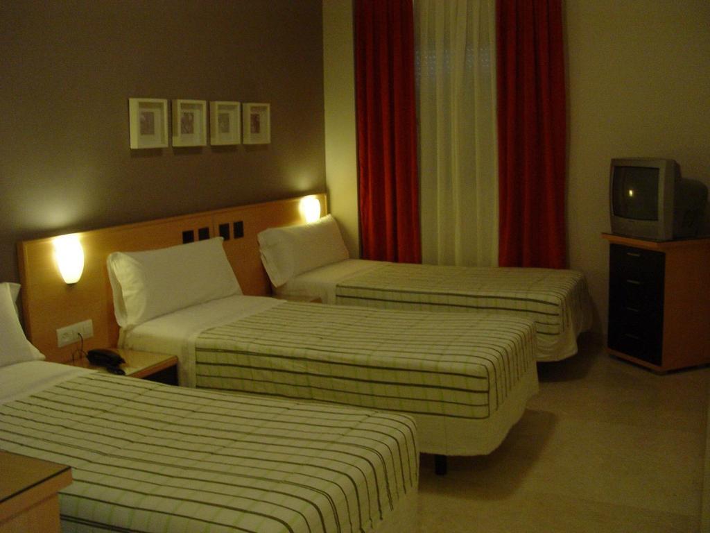 Hostal Albero By Eme Hoteles Sanlúcar la Mayor Rom bilde