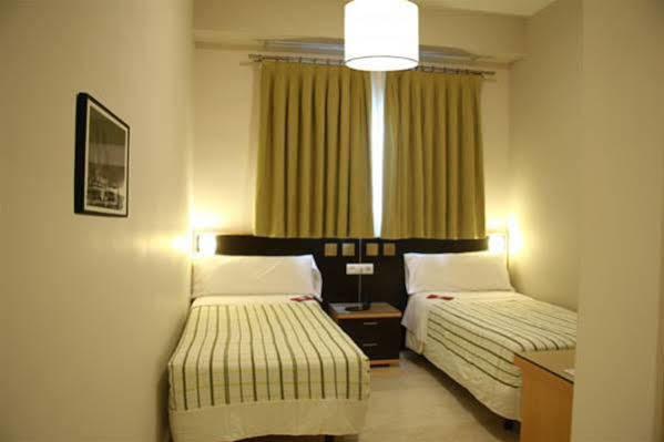 Hostal Albero By Eme Hoteles Sanlúcar la Mayor Eksteriør bilde