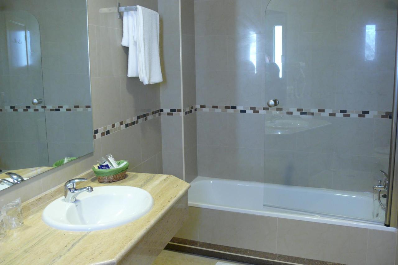 Hostal Albero By Eme Hoteles Sanlúcar la Mayor Rom bilde